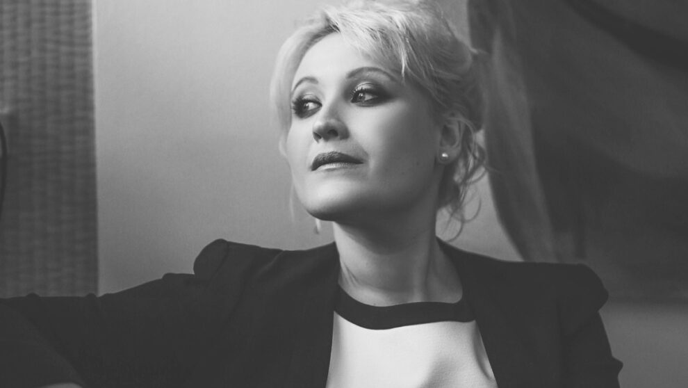 Kiandra Howarth headshot in black and white